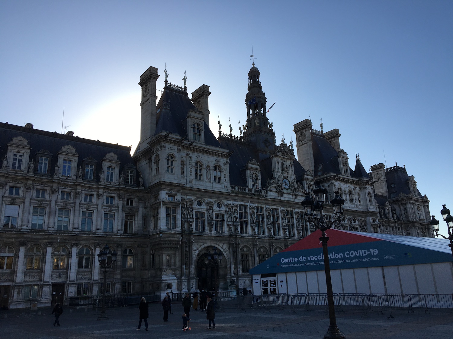 La façade de l’hôtel de ville © Globe Reporters