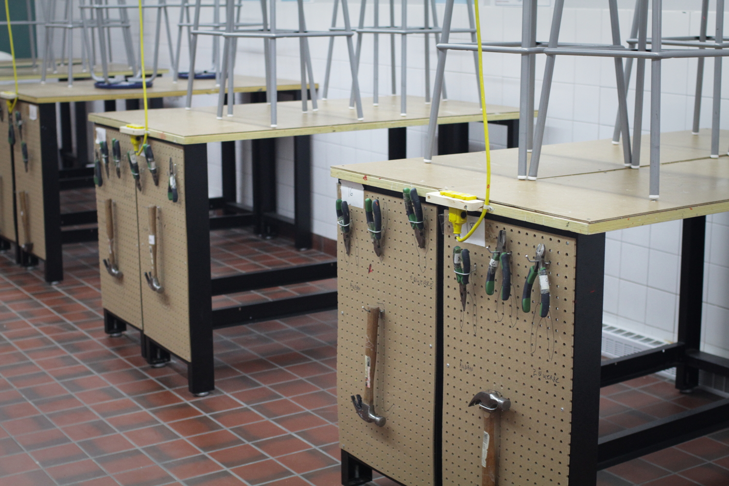 Salle de travail où Céline CHARETTE enseigne la fabrication d’objets en bois.