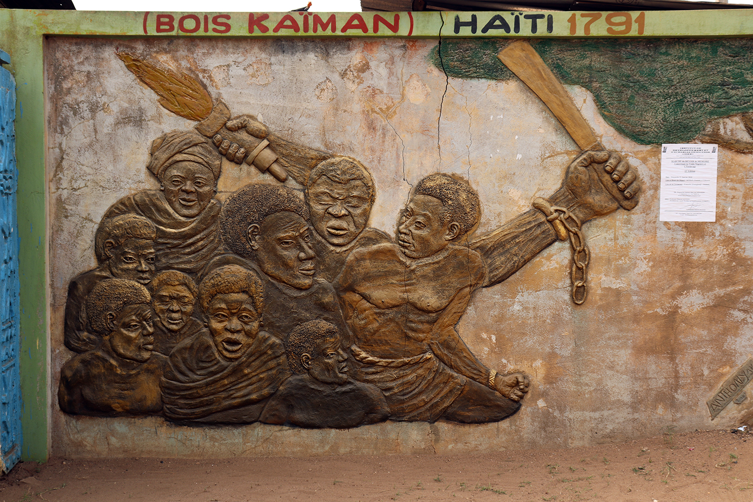 Cette image représente la première révolte des esclaves en Haïti après une cérémonie de vaudou. Cette cérémonie de Bois-Caïman est considérée comme le début de la guerre d’indépendance en Haïti. 