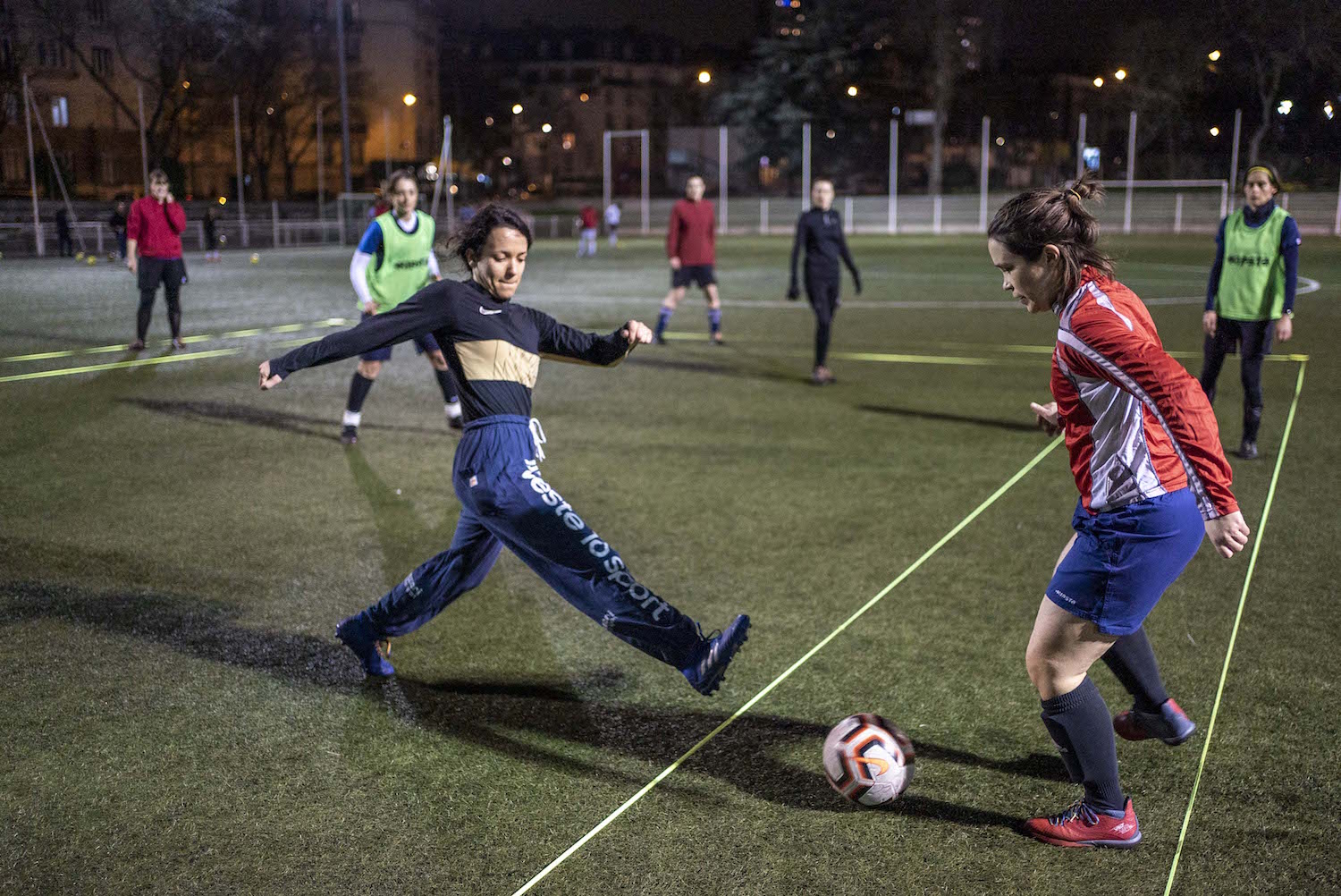 Crée en 1997, le FC Paris Arc-en-Ciel est le plus ancien club de sport LGBT+ français. © Globe Reporters