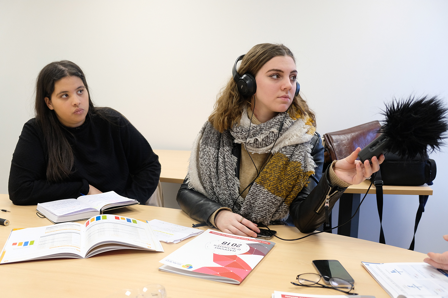 Les interviews se poursuivent dans les bureaux du syndicat.