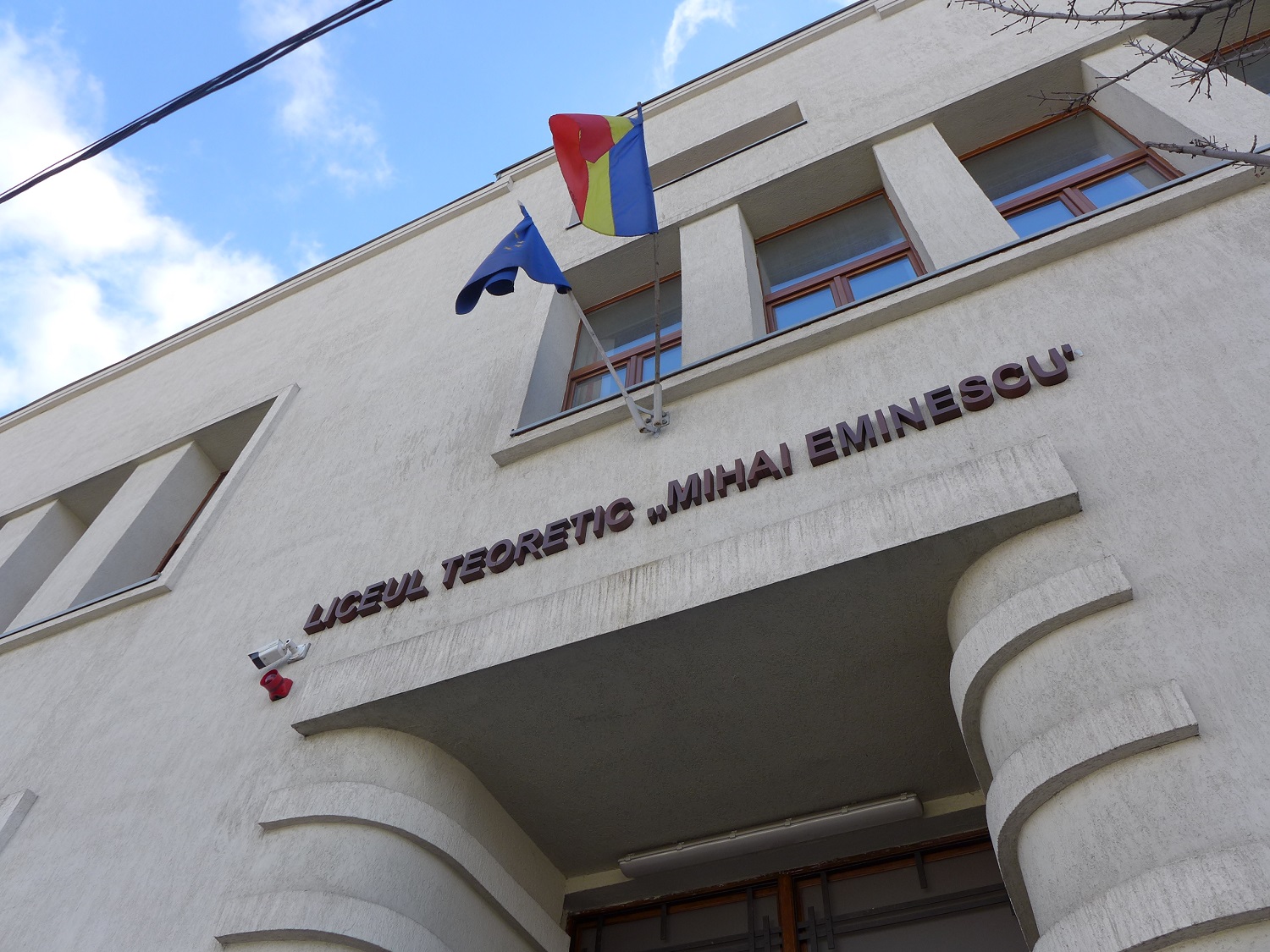 L’entrée du lycée Mihai Eminescu de Cluj.