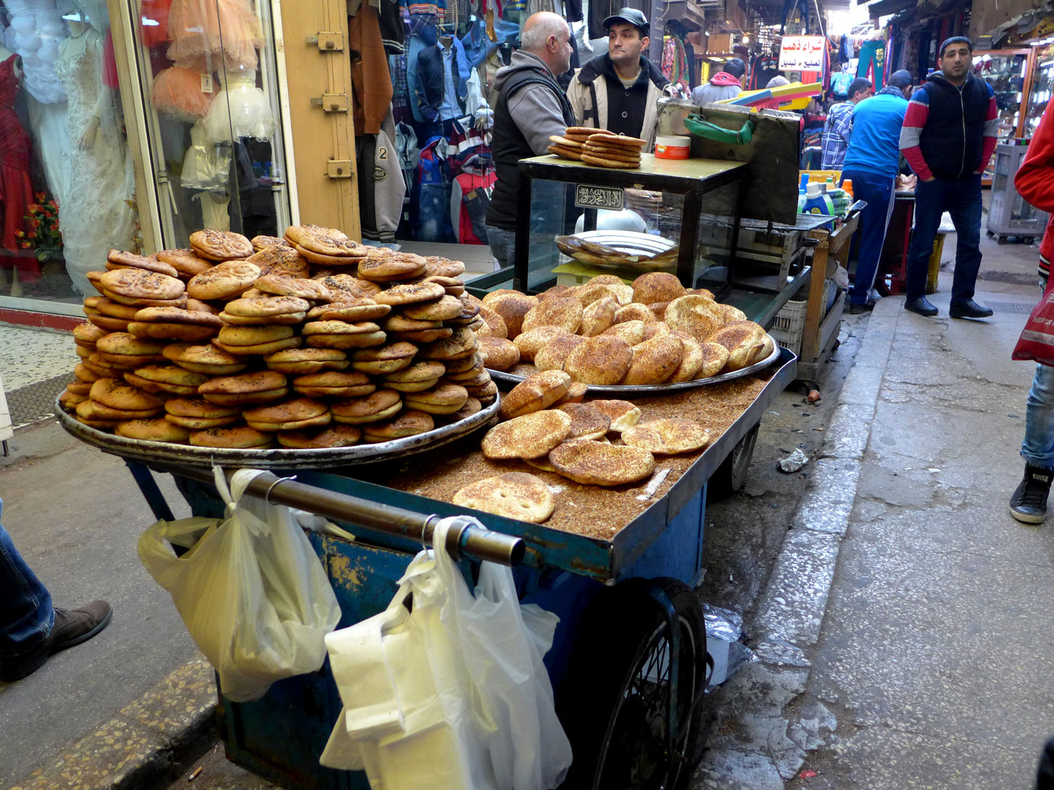 Le marchand de sandwichs. 