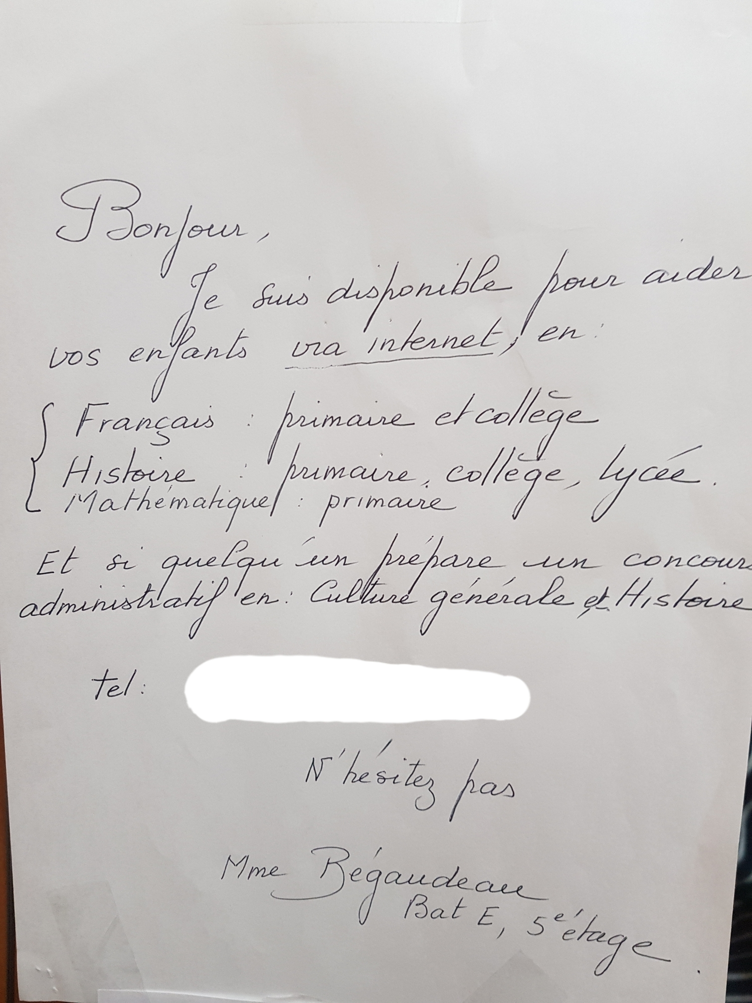 Mme Bégaudeau propose des cours à distance en Mathématiques, Histoire et Français. 