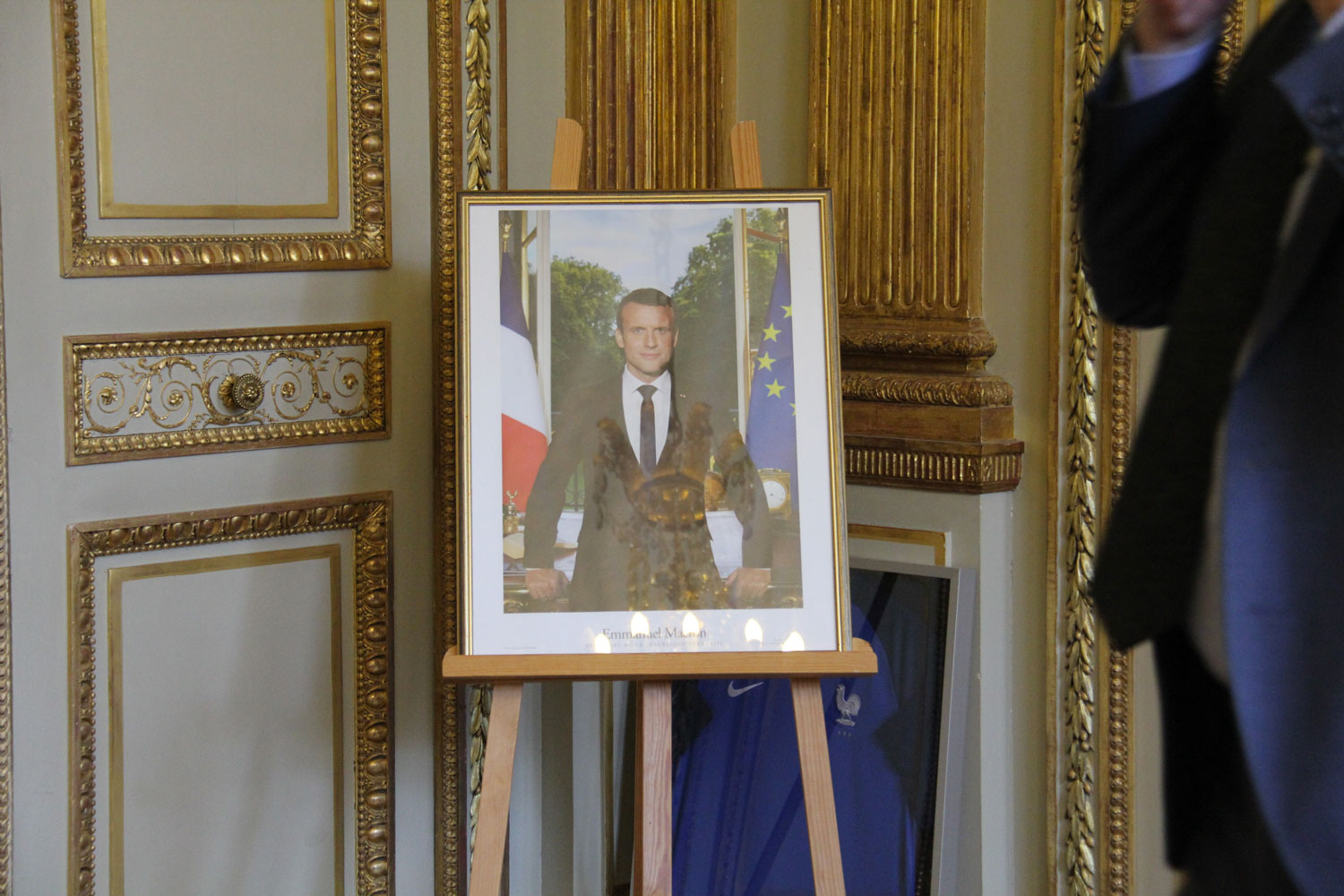 Dans tous les ministères, un portrait du président de la République. Ce n’est pas obligatoire mais c’est une tradition © Globe Reporters