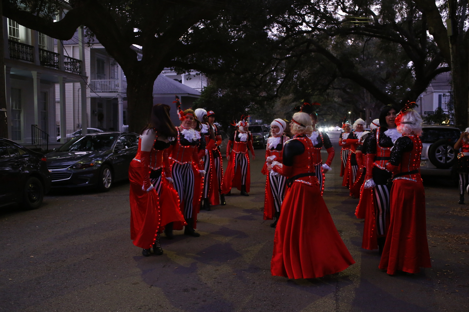 Répétition du Krewe Les ReBelles dans les rues alentours © Globe Reporters