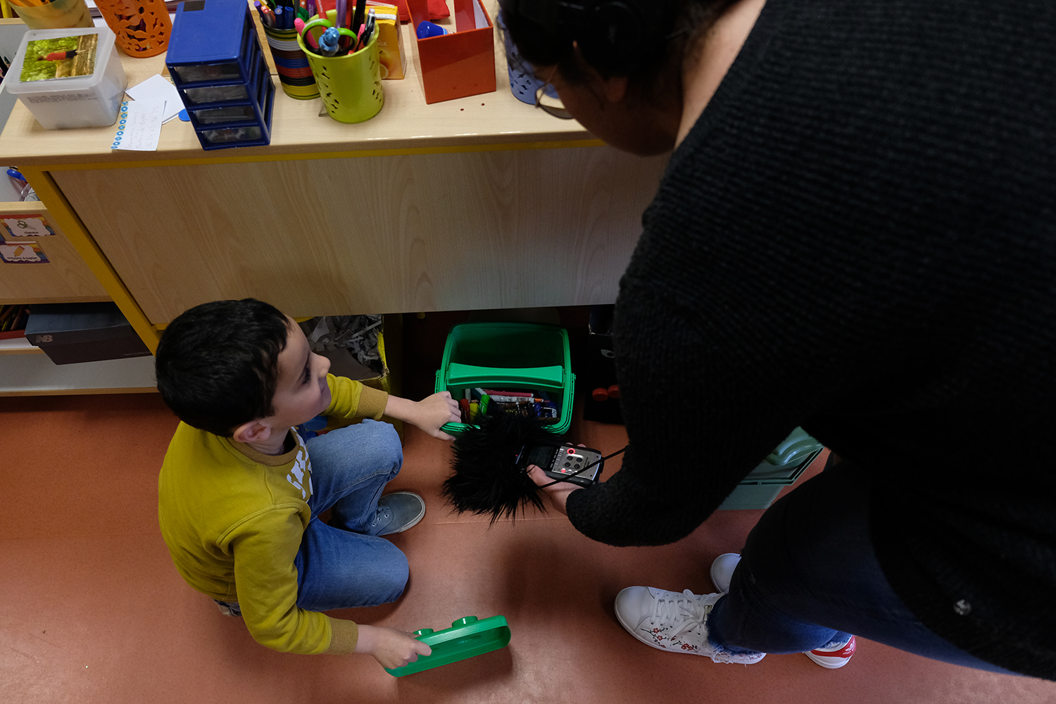 Les vieux crayons usagés sont triés à part des autres déchets pour être recyclés.