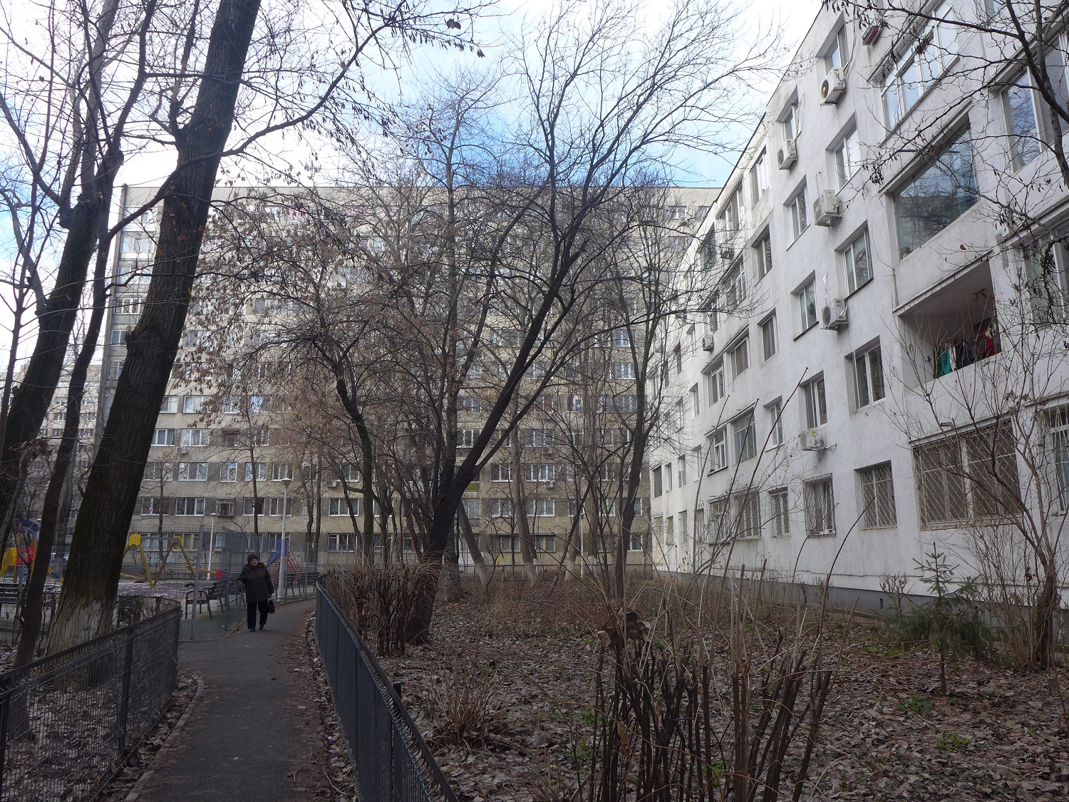 Leur appartement se trouve dans le quartier de Drumul Taberei.