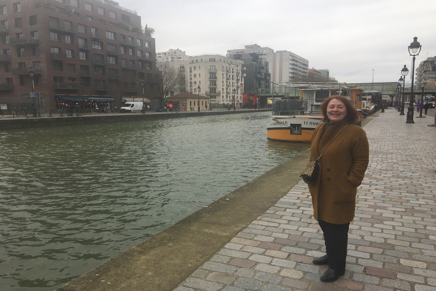 Catherine Dauriac le long du canal de l’Ourcq durant l’interview des globe-reporters © Globe Reporters