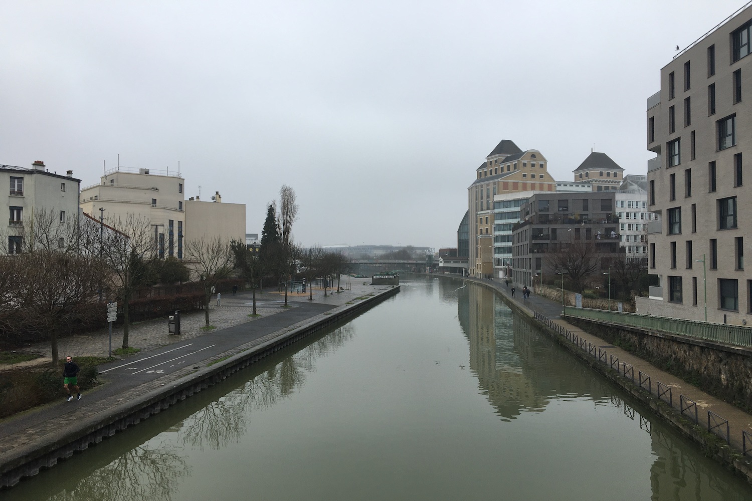 Elle longe le canal de l’Ourcq à Pantin © Globe Reporters