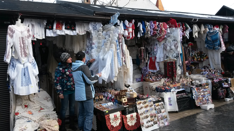 Stand d’artisanat à proximité du château