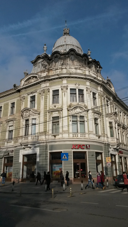 Un KFC dans un très bel immeuble