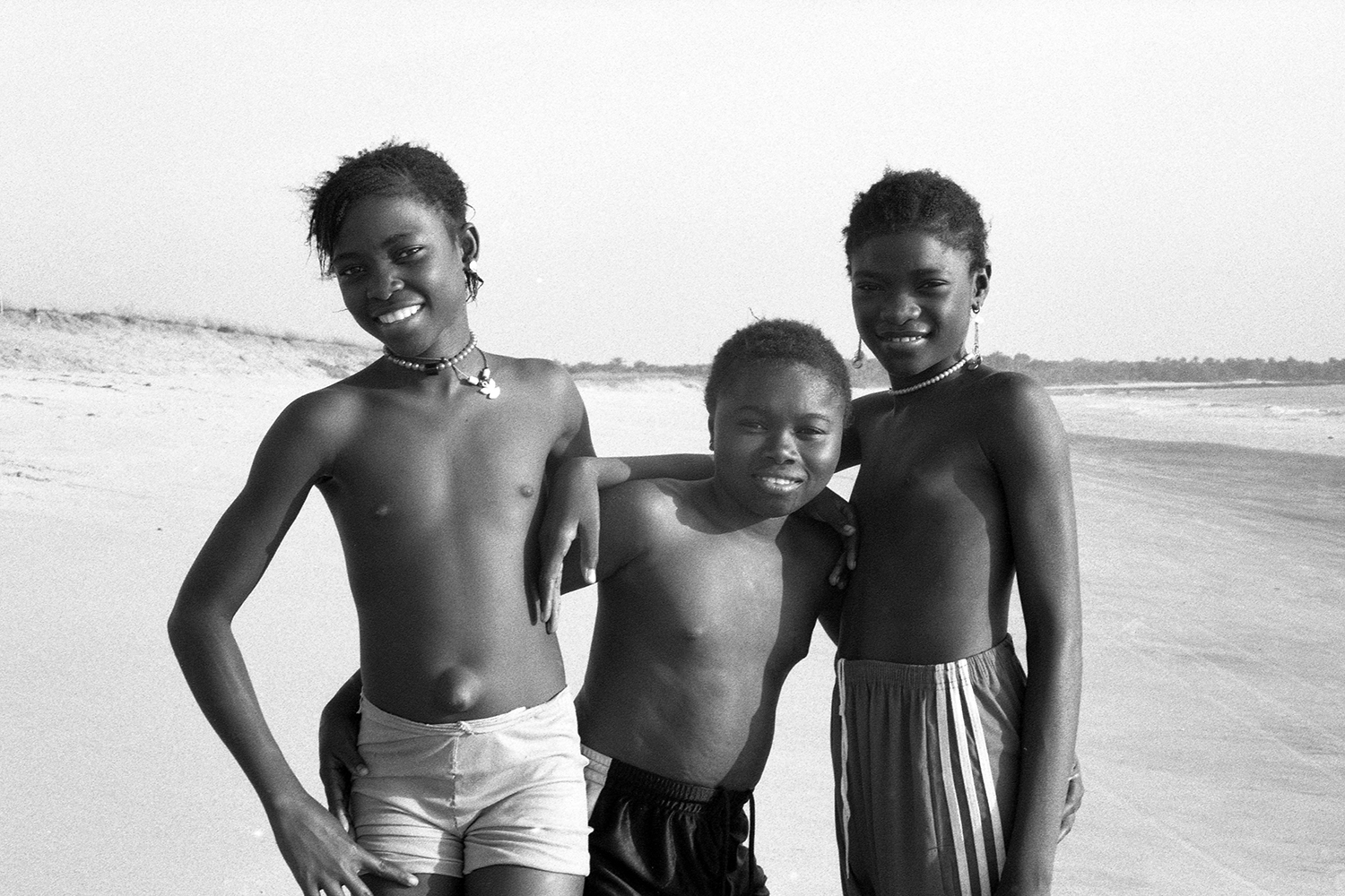 J’ai rencontré ces trois jeunes danseuses par hasard sur la plage de Bel Air avant de les interviewer pour les élèves du collège de l’Étang à l’île de la Réunion.