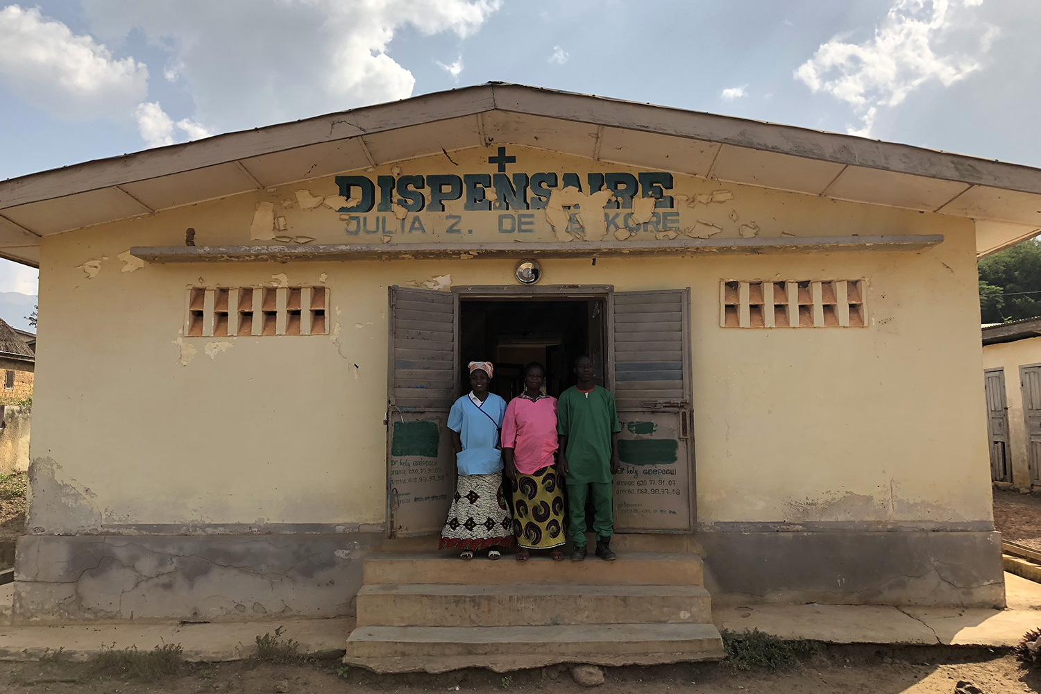 L’entrée du dispensaire.