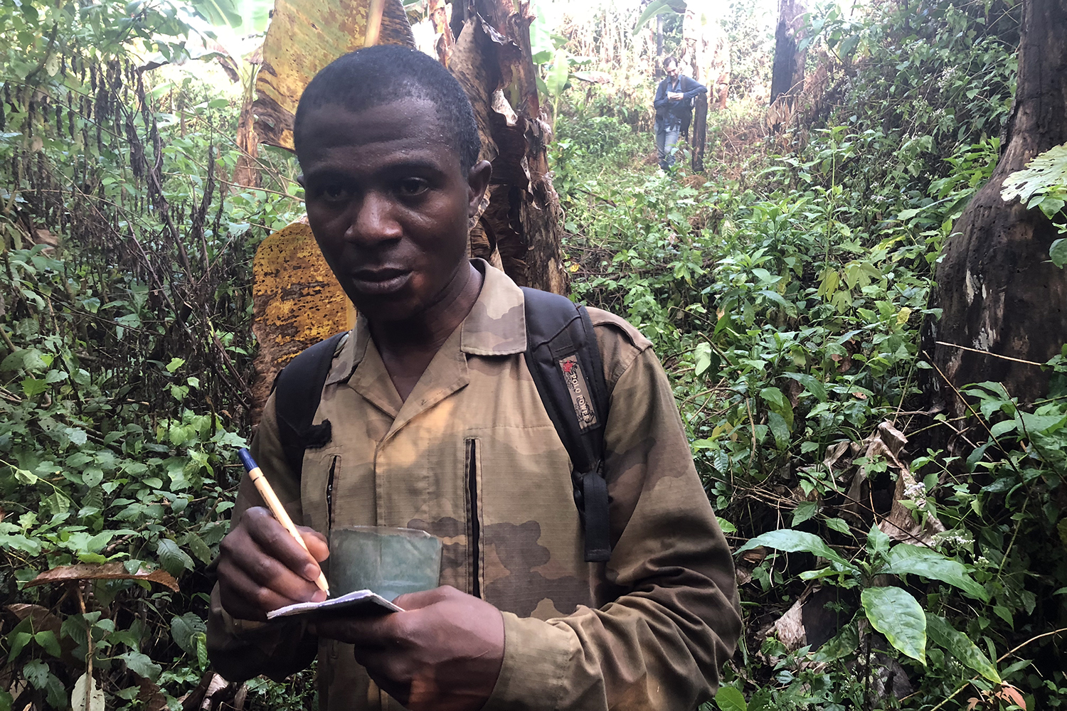 L’adjudant-chef Moribah BOGOMOU nous a accompagné dans l’ascension du Mont Richard Mollard, point culminant de la chaîne des monts Nimba et de la Guinée.