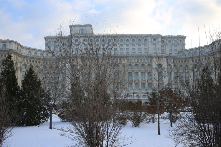 Le palais vu depuis le jardin