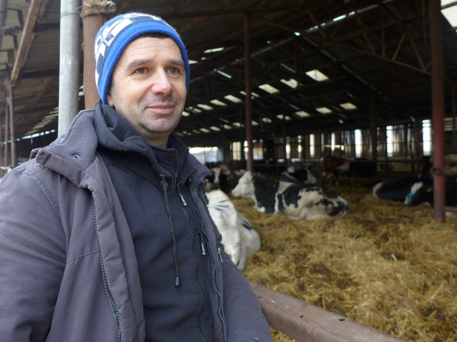 Daniel a 42 ans. Il gère la ferme depuis 2004.