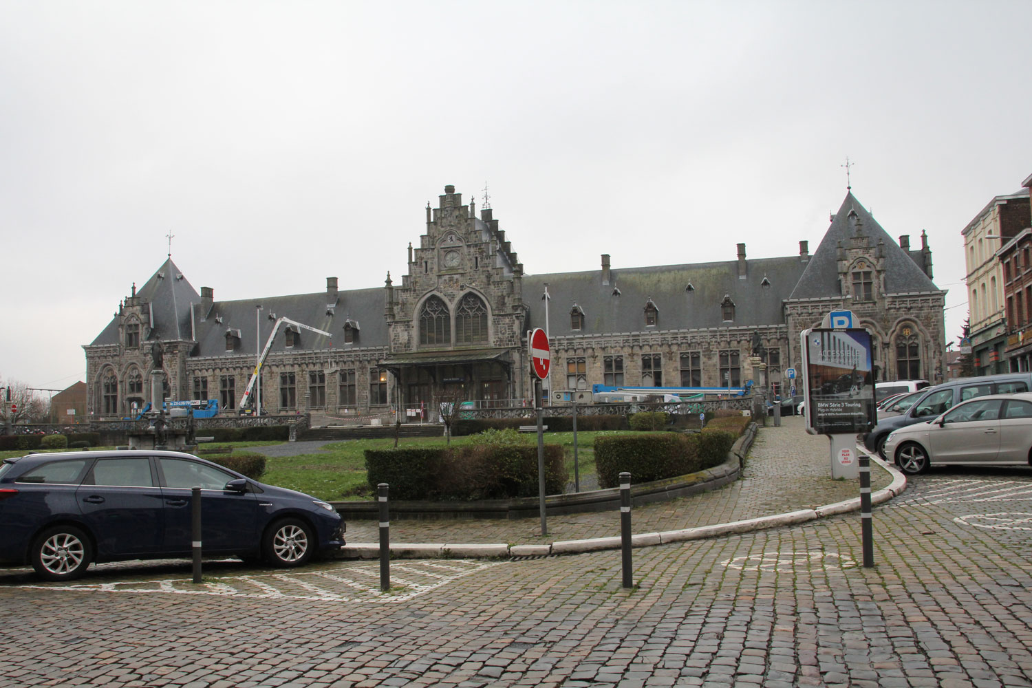 La gare de Binche est un bâtiment imposant qui témoigne d’un passé riche en activités © Globe Reporters