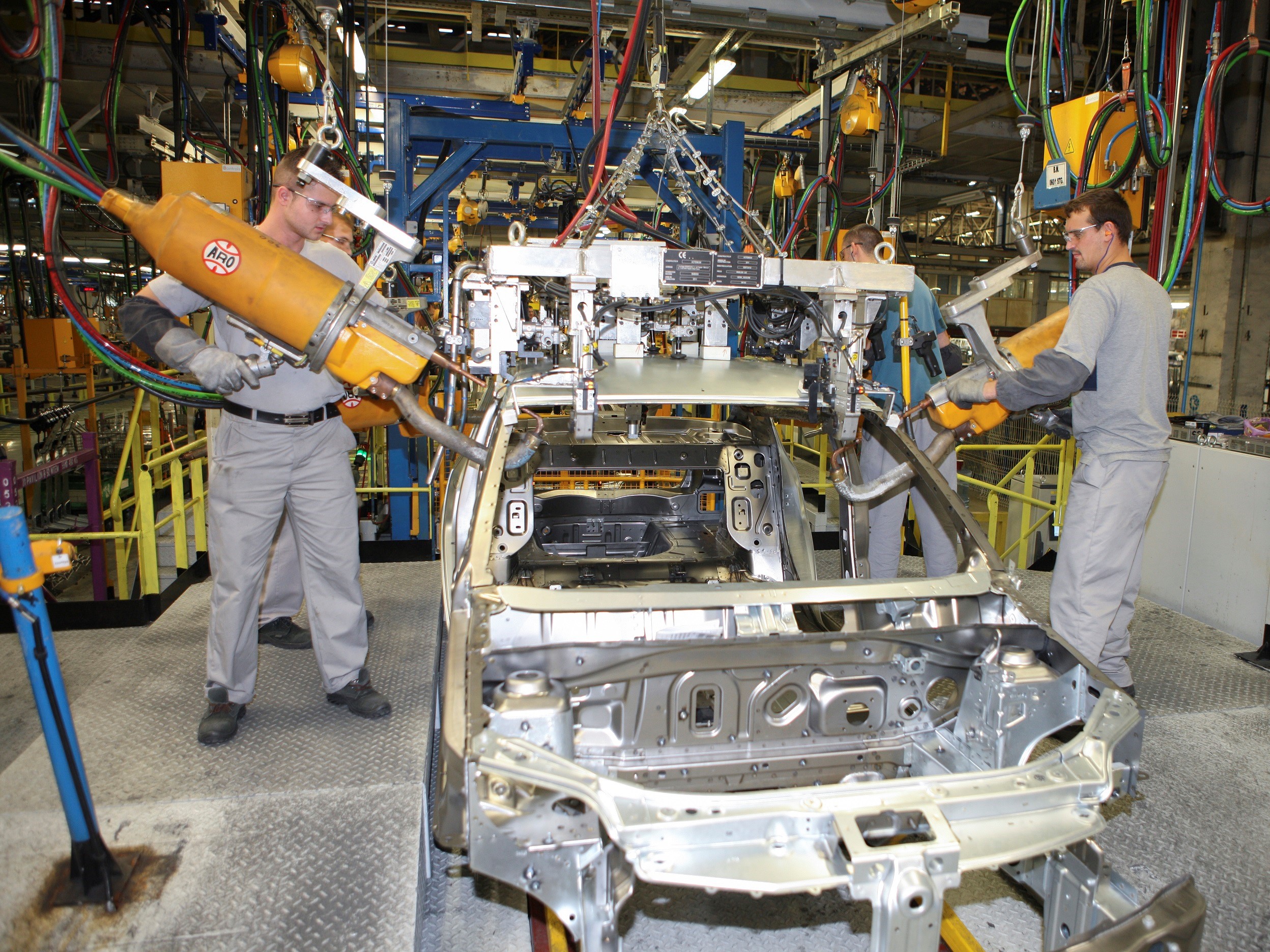 La chaîne de montage de voitures (Photo groupe Renault Roumanie)