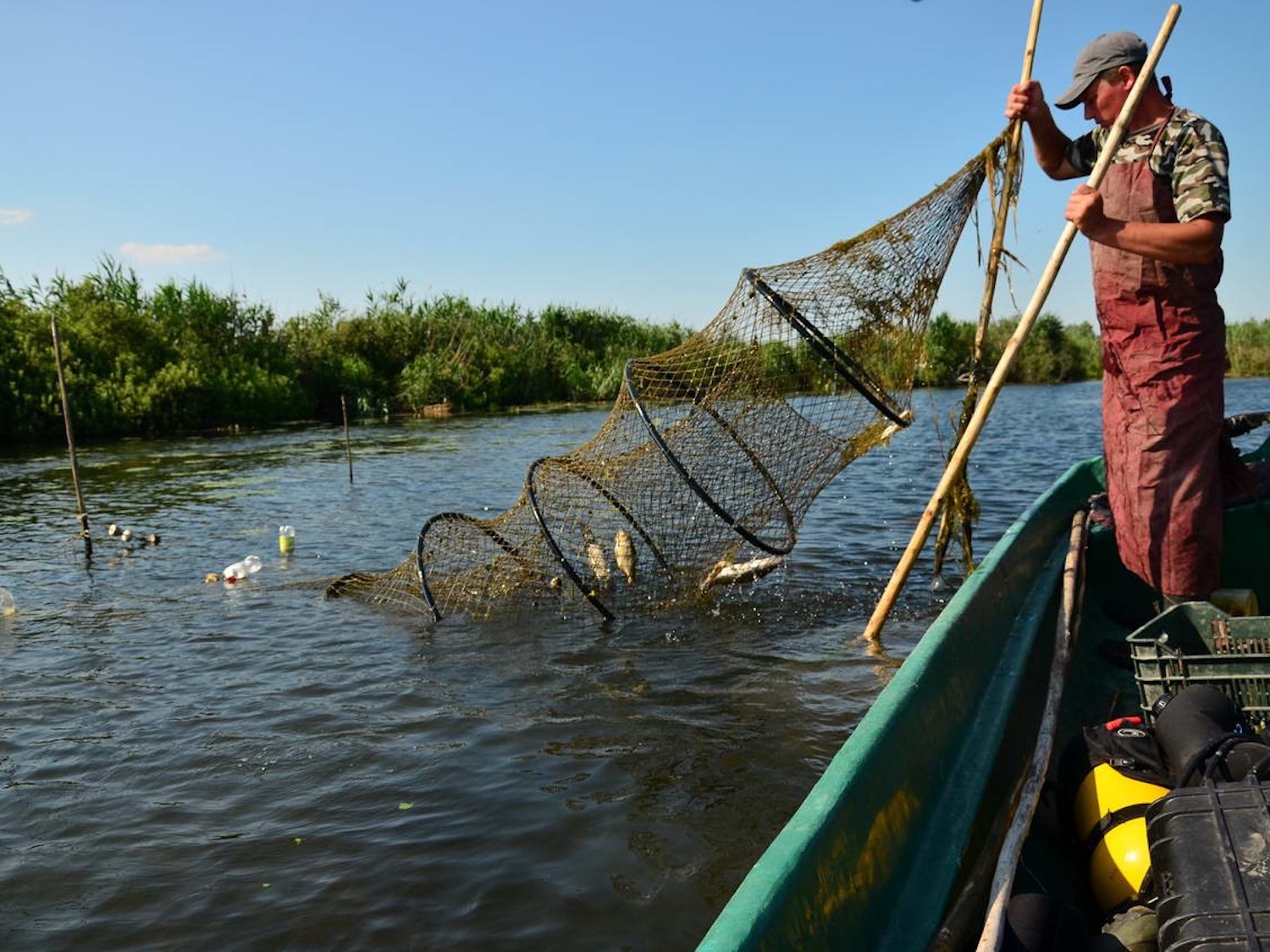 Pêche traditionnelle, à la nasse (photo : Cristian Miteltu)