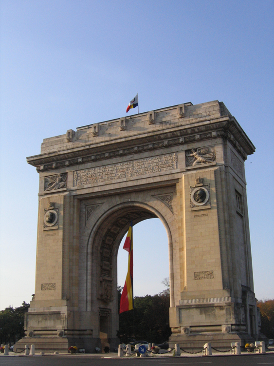 L’Arc de triomphe : le même que le nôtre en plus petit