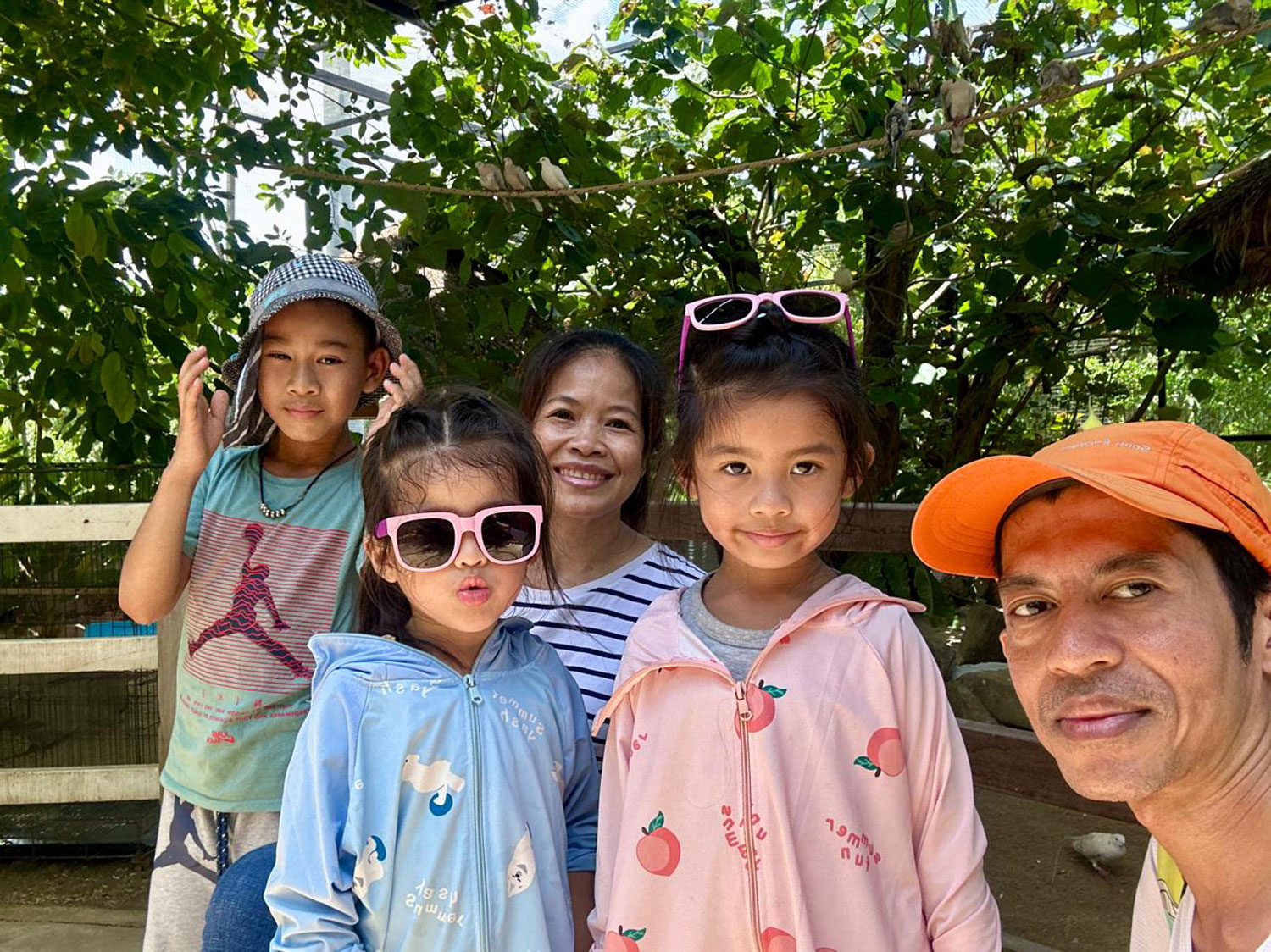 Channa, Srorng et leurs enfants Kossamak, Bunlong et Sokheta © Globe Reporters