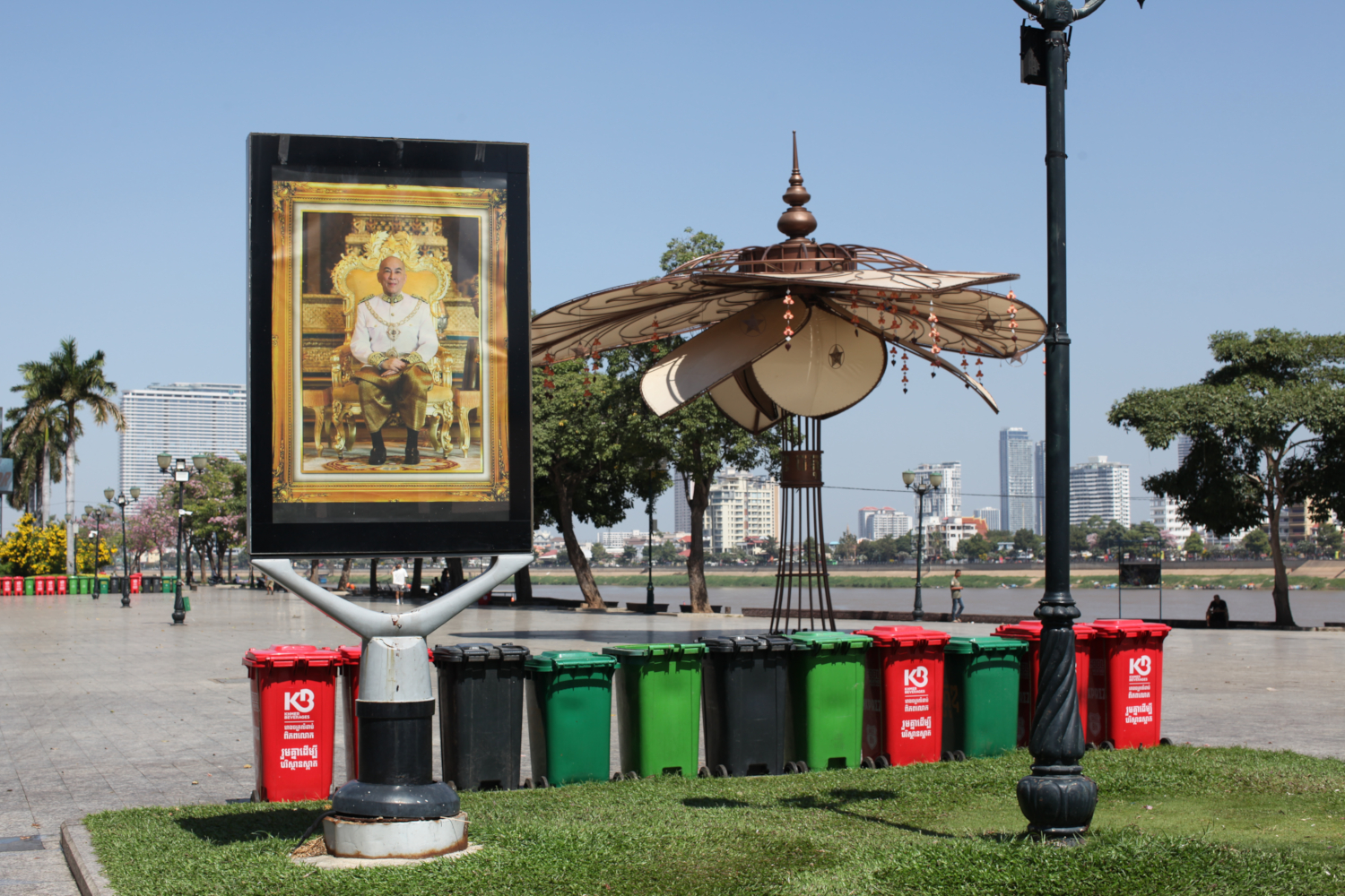 Portrait de Sa Majesté Norodom Sihamoni, roi du Cambodge, sur les rives de la rivière Tonlé Sap à Phnom Penh © Globe Reporters