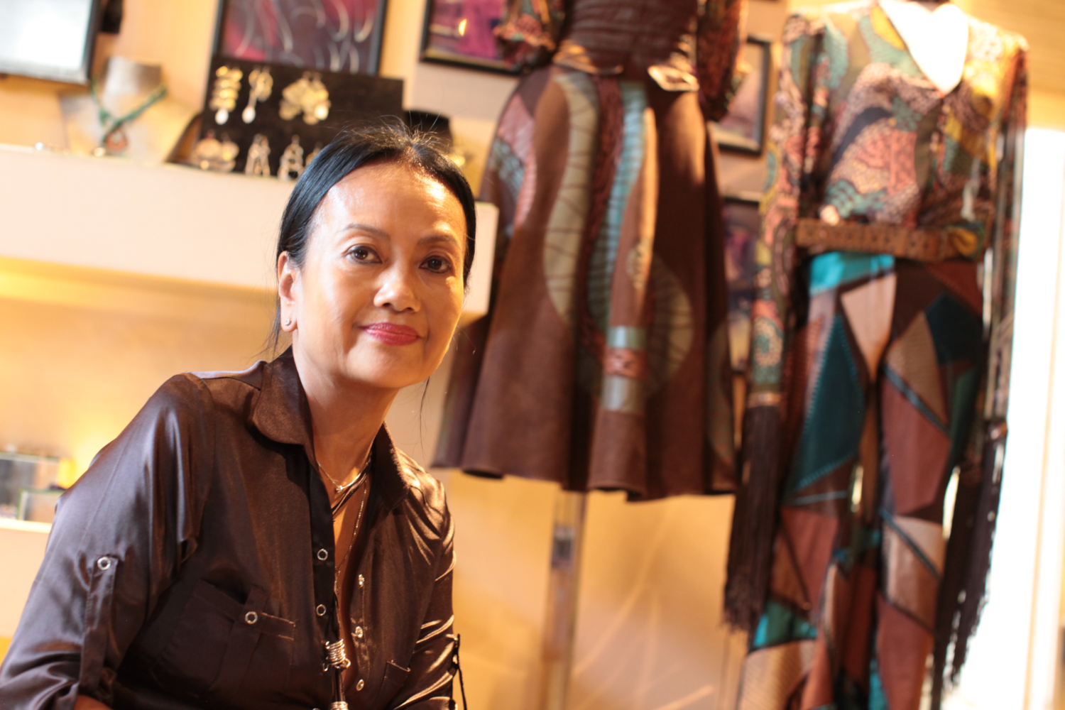 Portrait de Romyda KETH dans son showroom © Globe Reporters