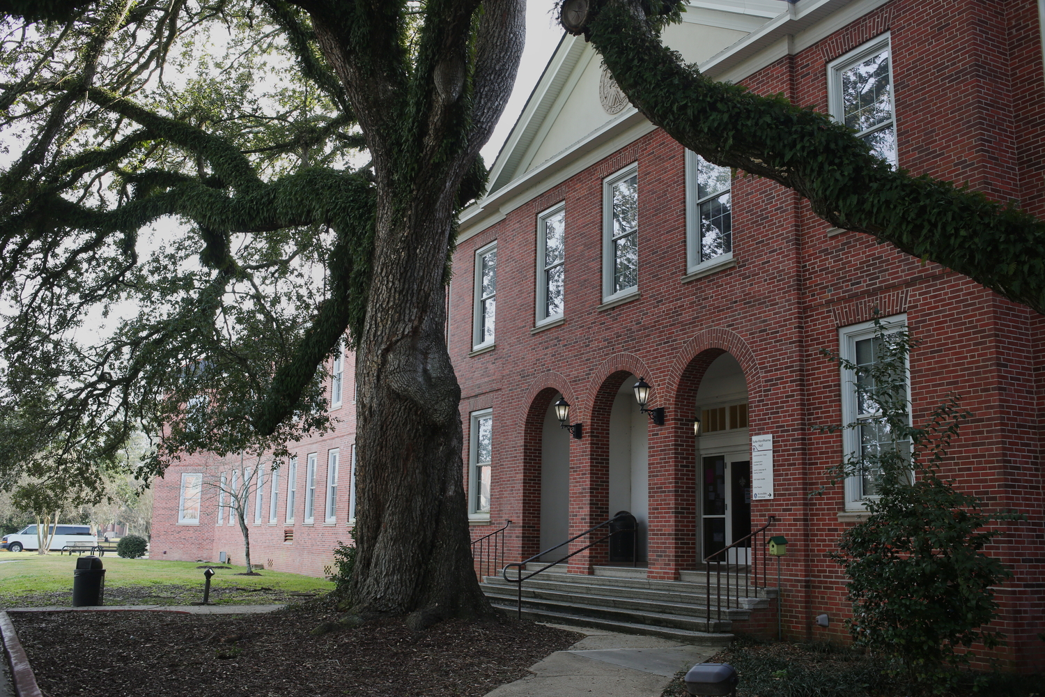 Bâtiment de l’Université de Louisiane à Lafayette où se situe la radio © Globe Reporters