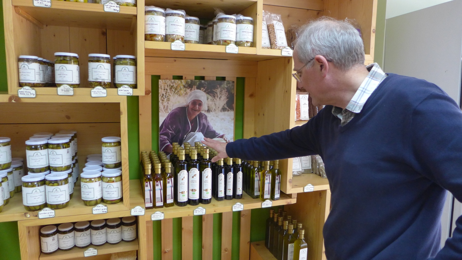 Avec Benoît Berger, dans la boutique Fair Trade Lebanon, qui est située à côté des bureaux de l’association.