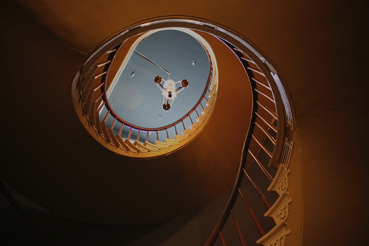 Escalier dans la bâtisse historique où habitaient les maîtres de la plantation © Globe Reporters