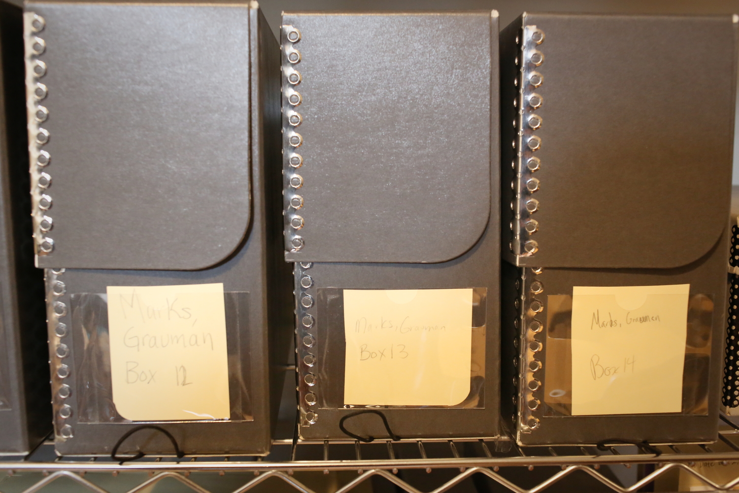 Des dizaines de boîtes contiennent des documents sur les musiciens de jazz © Globe Reporters