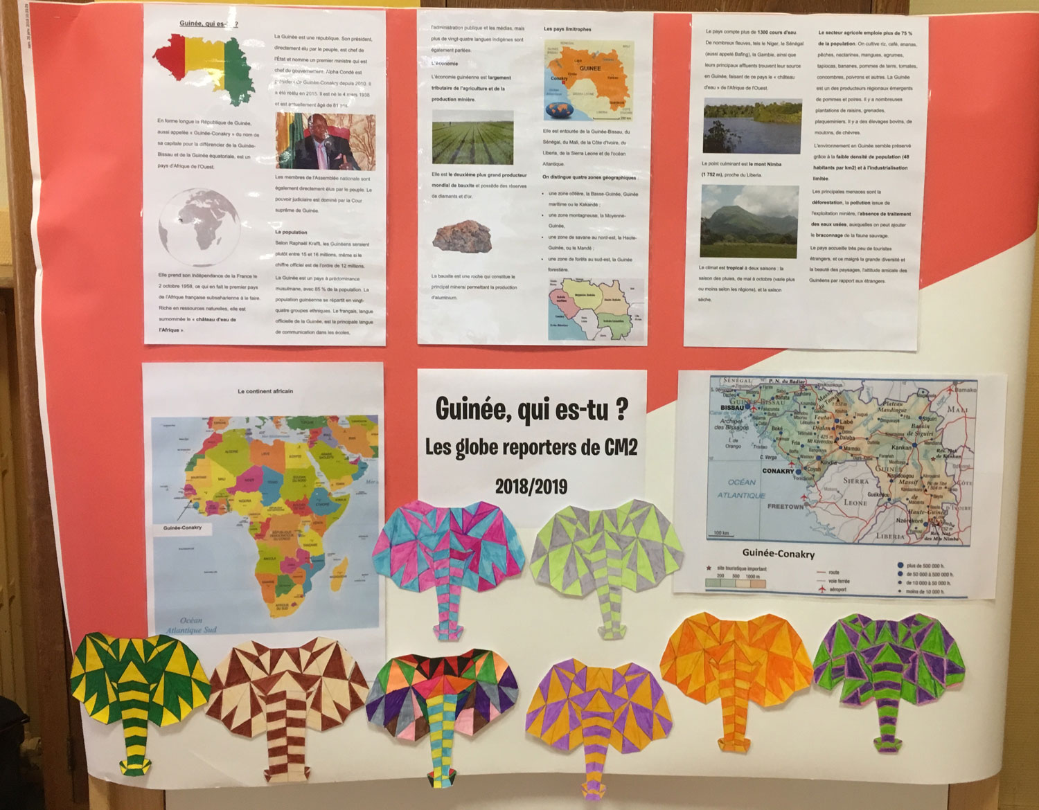 Exposition des articles dans l’école.