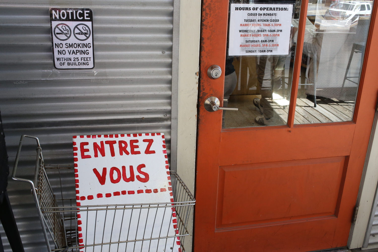 L’entrée du restaurant © Globe Reporters