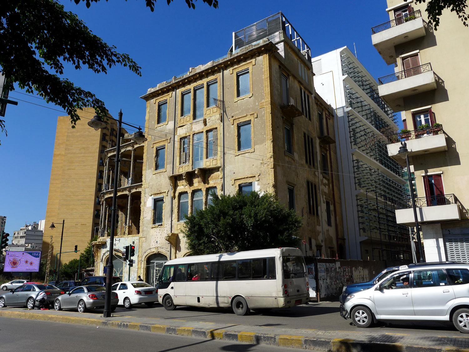 La maison jaune qui fut propriété de la famille Barakat