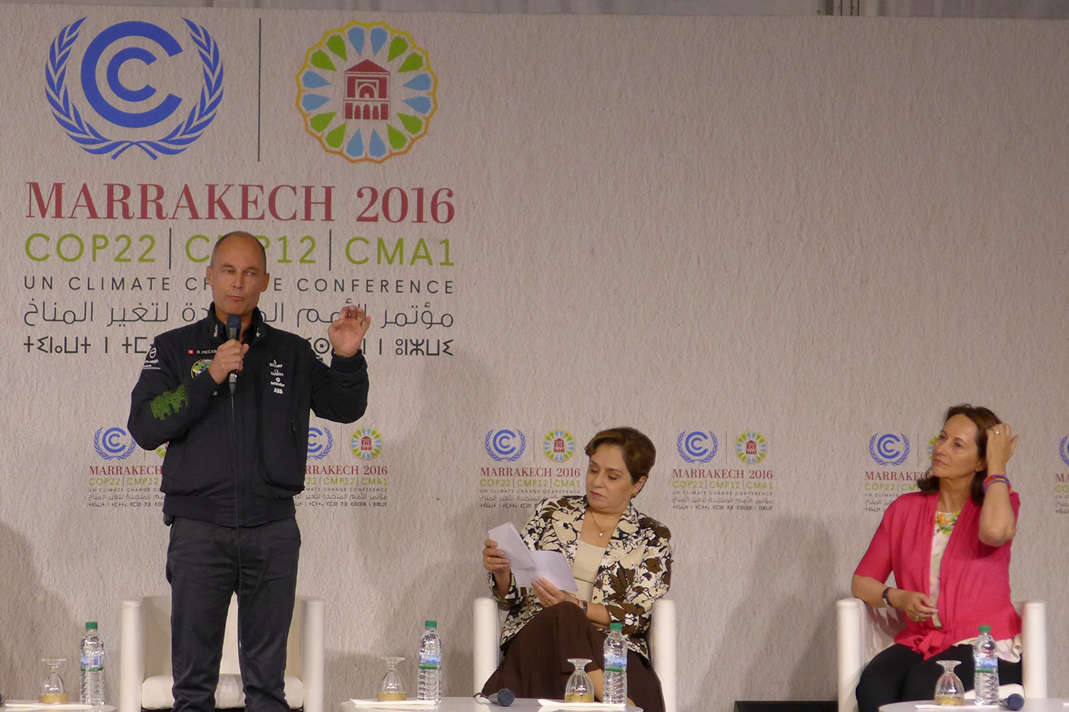 ... et toujours des conférences de presse (Bertrant Piccard/Solar Impulse)