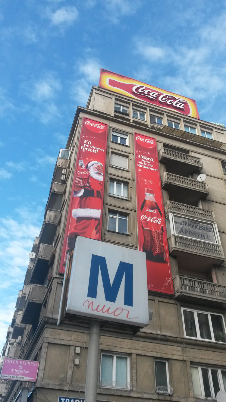 Le panneau qui signale le métro