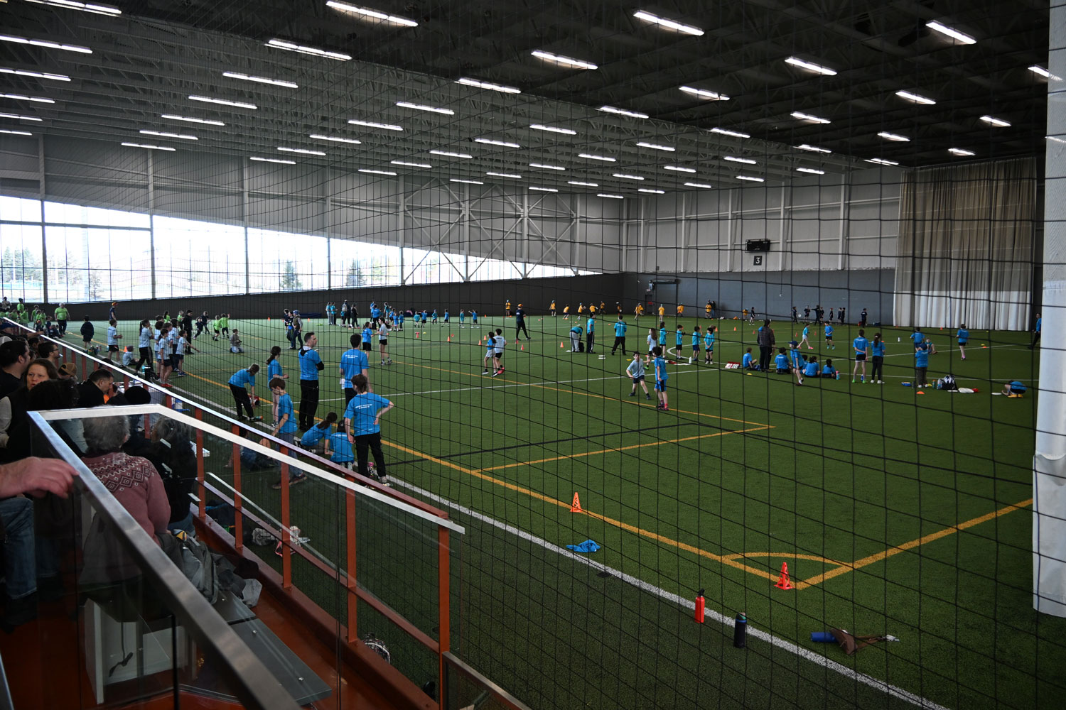 En ce début d’avril, il fait encore froid à Montréal et les compétitions se déroulent en intérieur © Globe Reporters