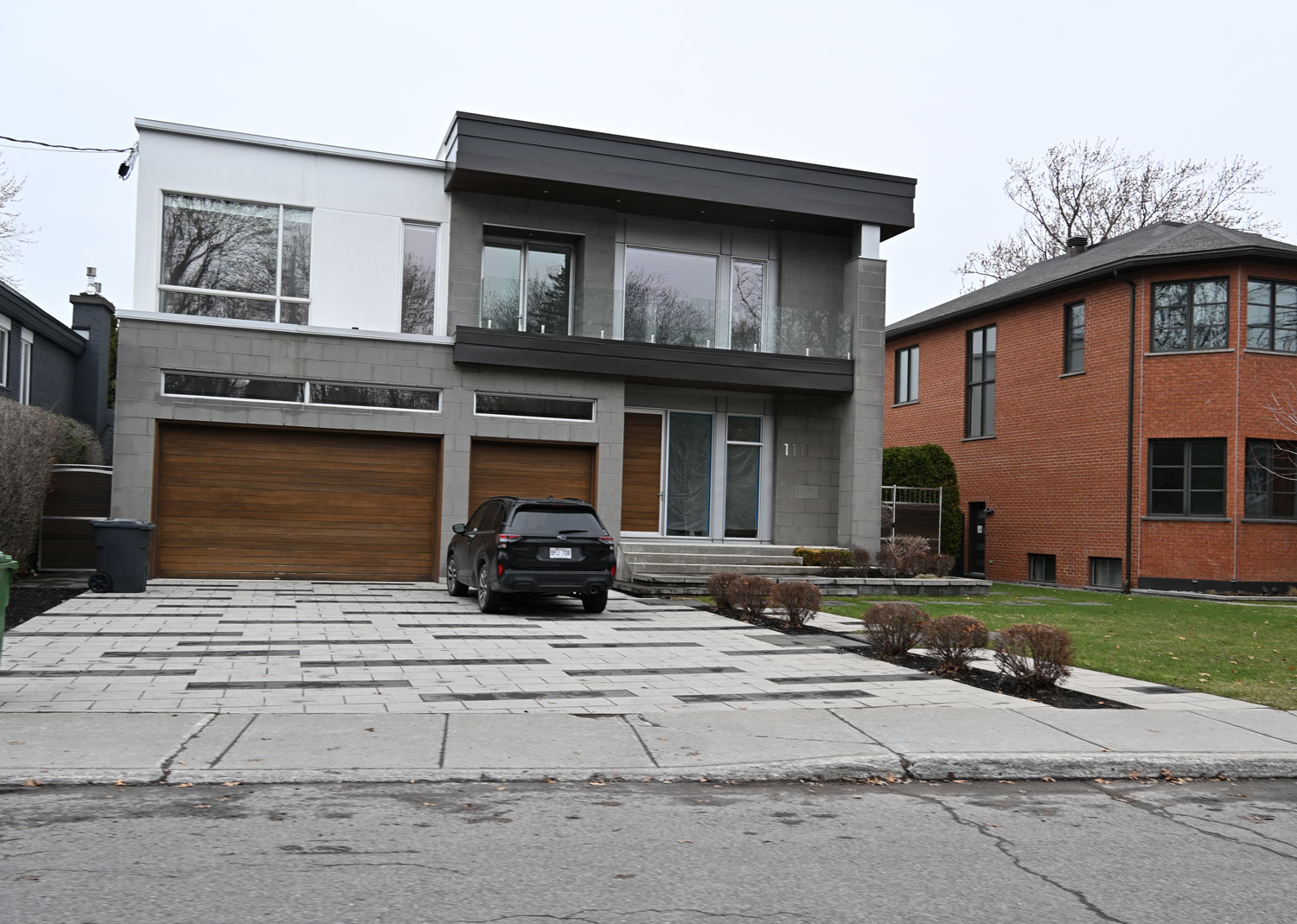 Sur les rives de la rivière des Prairies, une maison luxueuse © Globe Reporters