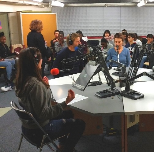 Enregistrement de l’émission dans le studio de Radio CLYPE.