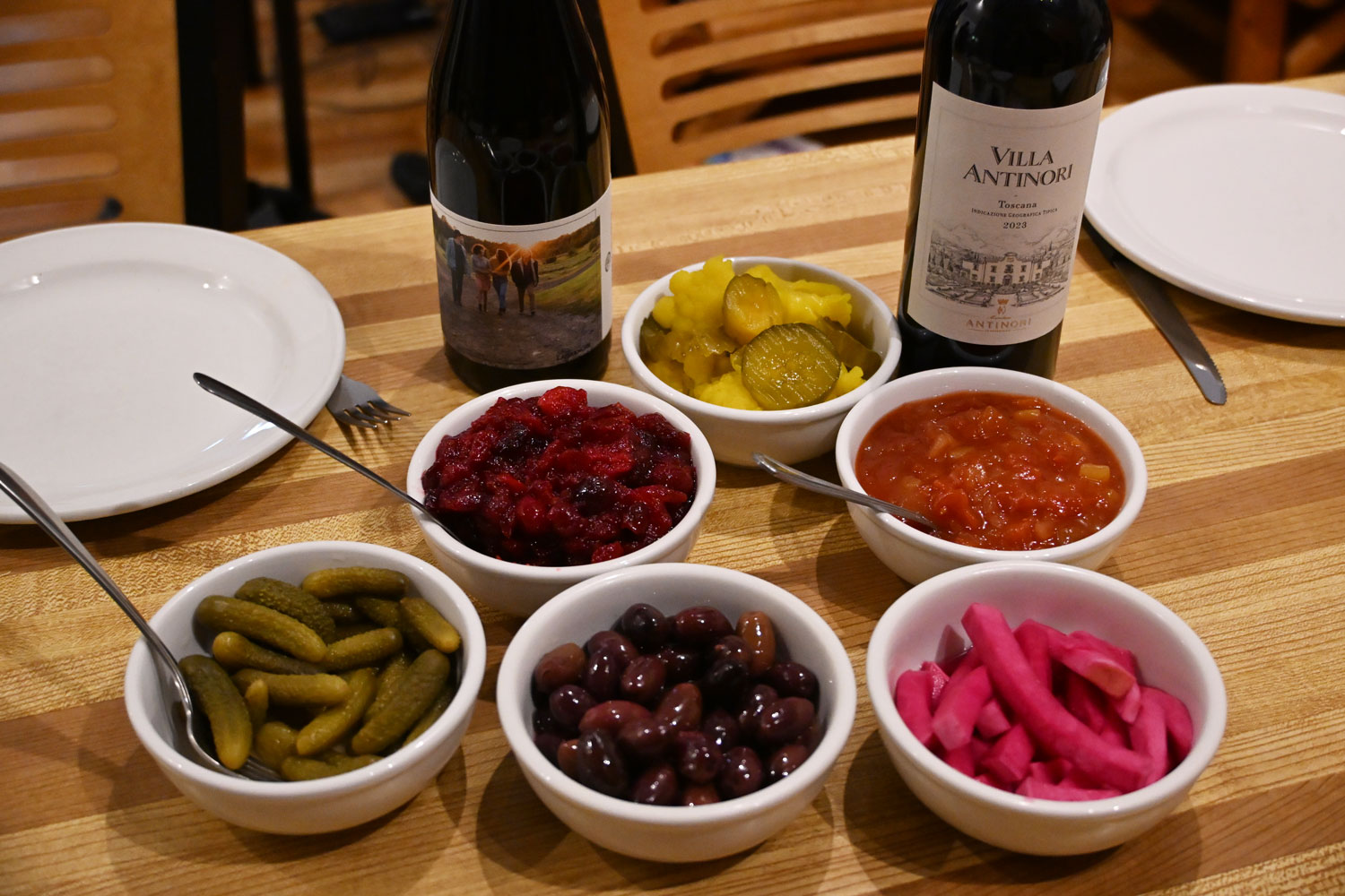 Pour l’occasion, on partage un vin québécois et un vin italien © Globe Reporters