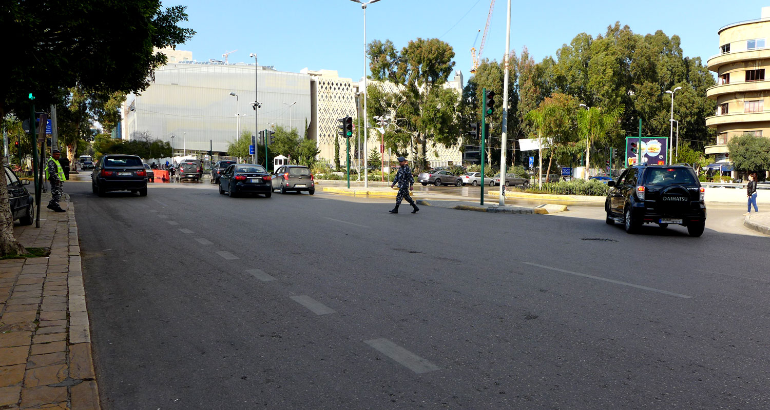 Rue de Damas. Au fond, une des facultés de l’université Saint-Joseph.