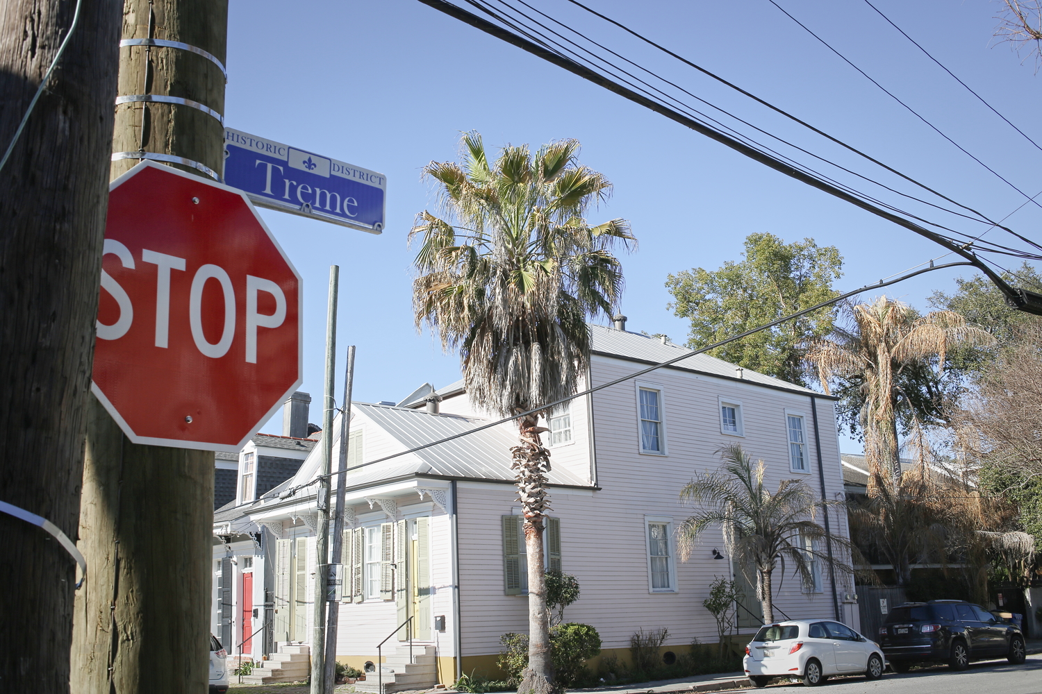 Rue du quartier de Tremé, premier quartier afro-américain, voire plutôt afro-créole, des États-Unis © Globe Reporters