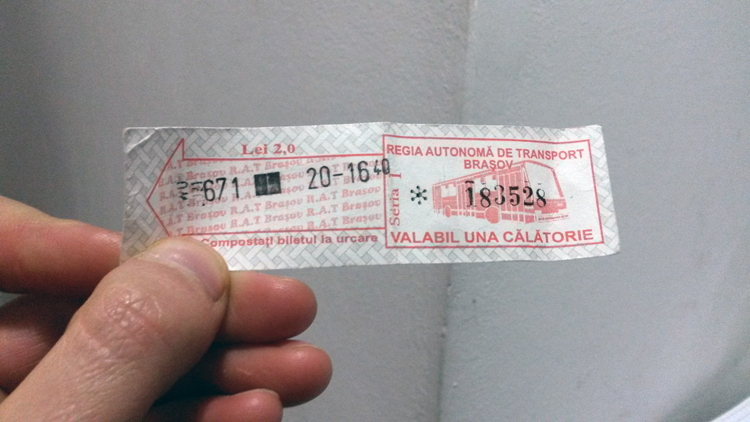 Un ticket de bus à poinçonner