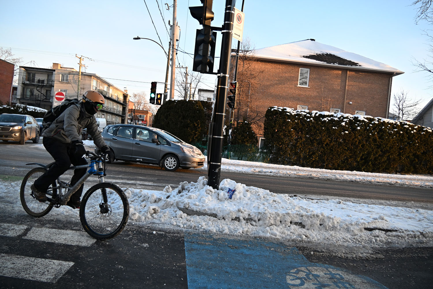 Il faut aussi une tenue adaptée au vélo d’hiver © Globe Reporters